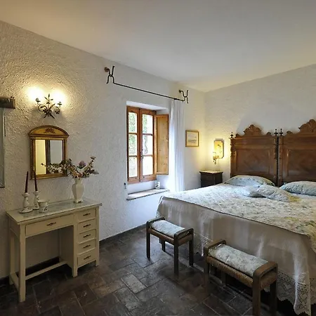 Apartment Sleeps 5 *