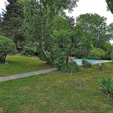 Sleeps 5 Centeno